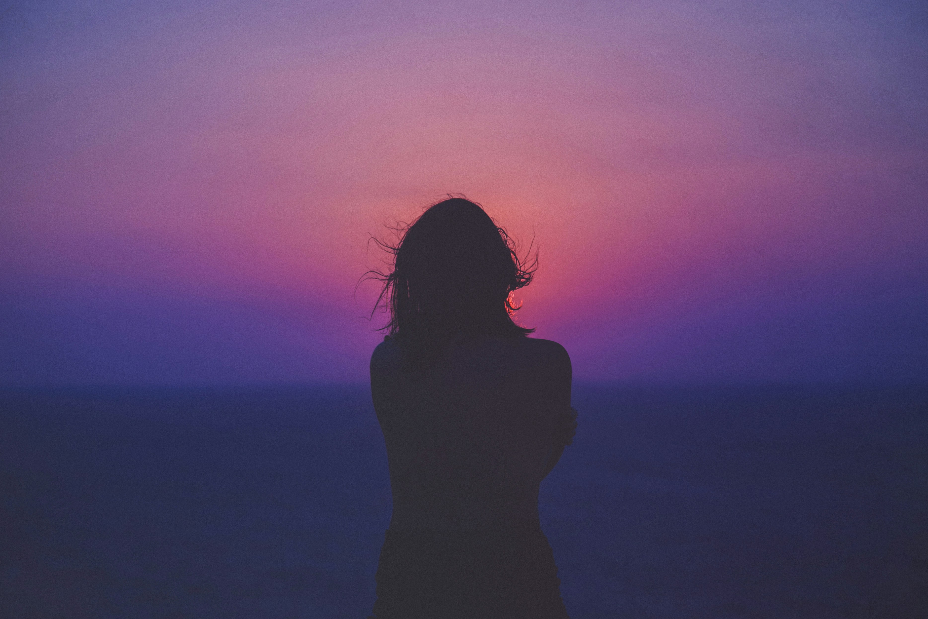 Silhouette portrait at sunset — Maria Lora author brand